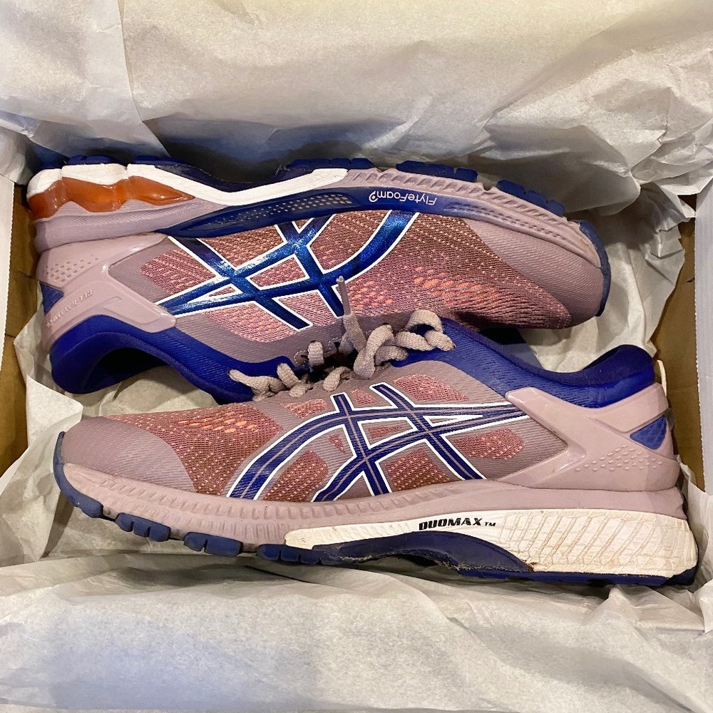 ASICS KAYANO WOMENS SIZE 8 BARELY USED!